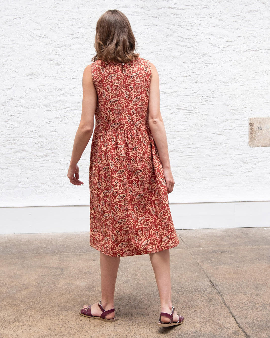 Elaine Sleeveless Red Batik Print Day Dress By Bibico 